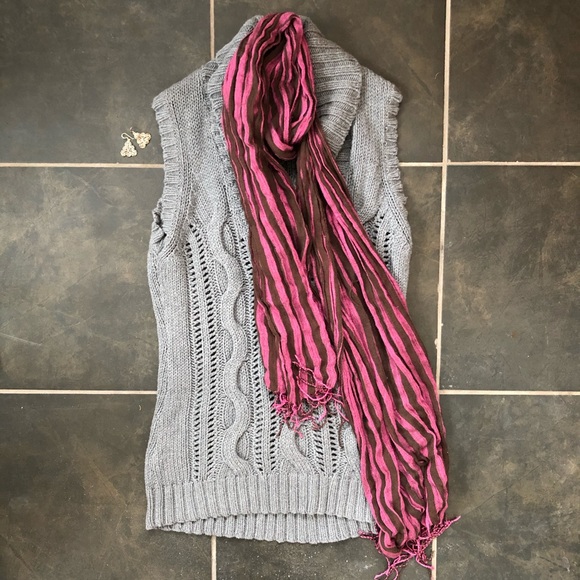 Silver engraved flower earrings - Picture 5 of 5